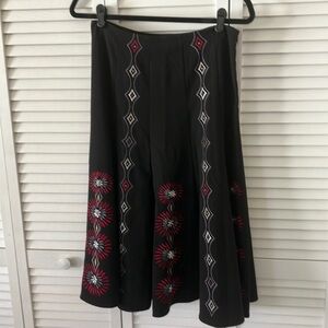 Sunny Leigh Embroidered Black Skirt with‎ Red and Gray Accents size 4